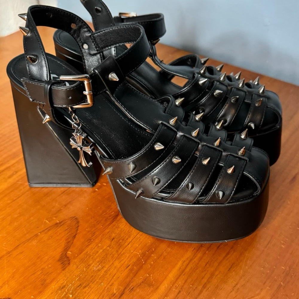 KOI ANGEL MIST PLATFORM HEELS BLACK STUDDED GOTH CROSS SIZE 8 - Picture 3 of 14